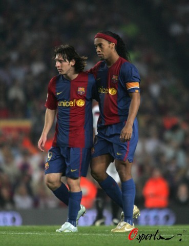 吸引着全球 吸引着全球